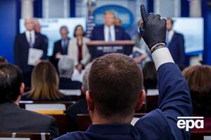 Кожен журналіст у Білому домі перед брифінгом Трампа здаватиме експрестест на коронавірус