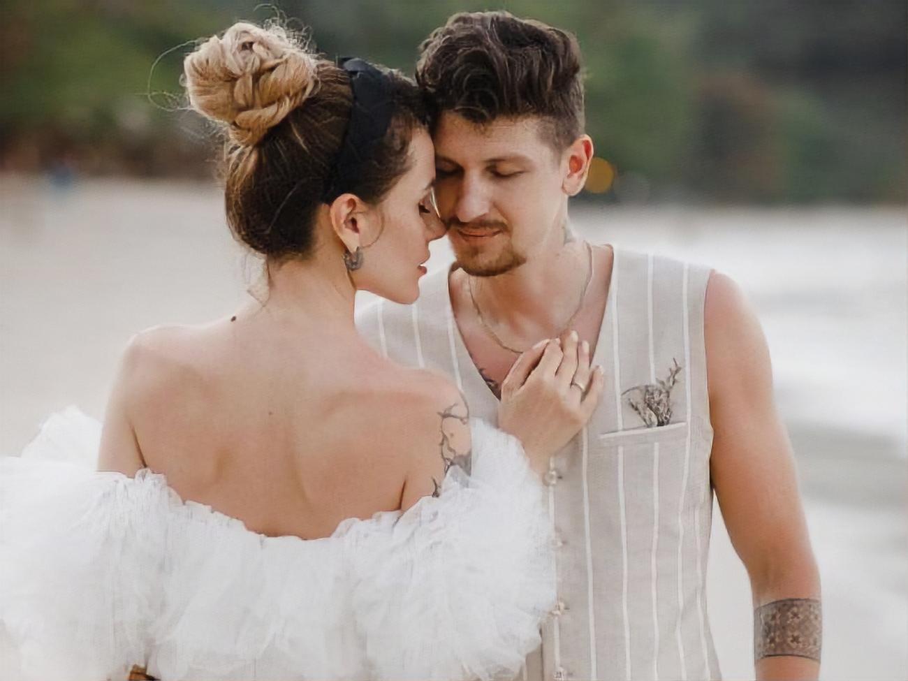 Церемония бракосочетания пары прошла на безлюдном острове Панган (Таиланд)