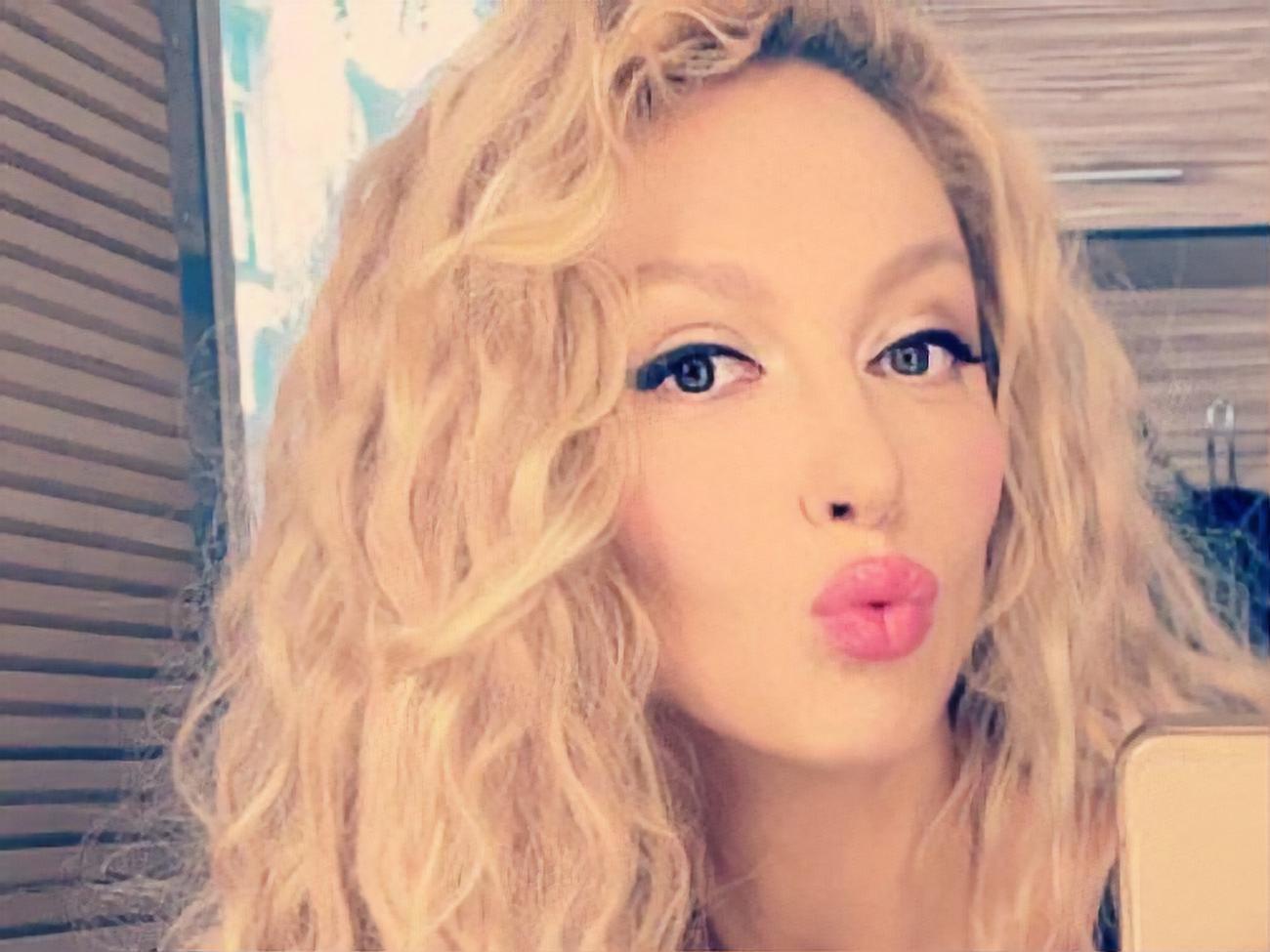 Полякова смогла засунуть в рот 24 отрезка туалетной бумаги