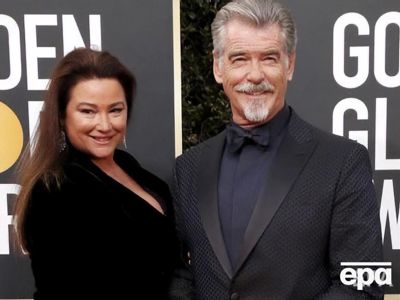 Броснан старше жены на 10 лет