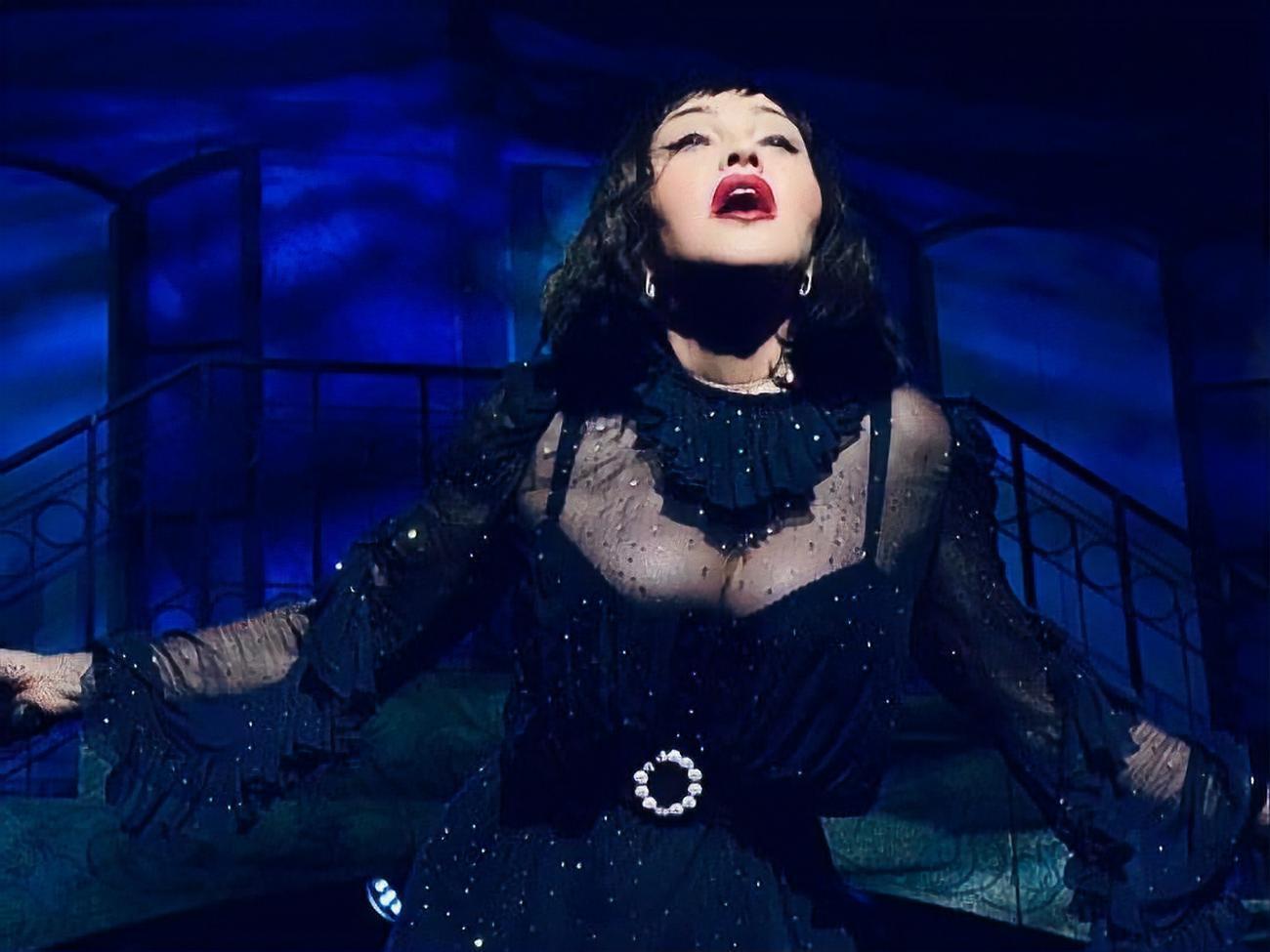 Мадонна сообщила о смерти от коронавируса своего близкого родственника, телохранителя и коллеги