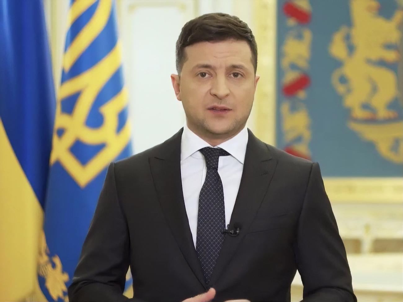 Зеленський: Мільйонні зарплати та премії пішли в минуле