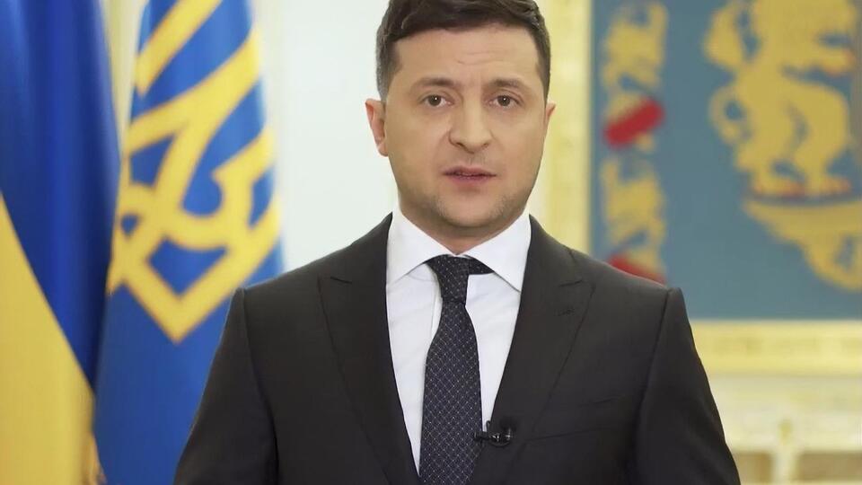 Зеленський: Мільйонні зарплати та премії пішли в минуле