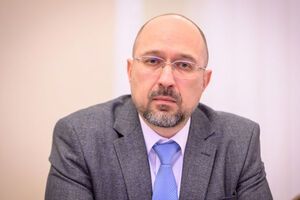 Шмыгаль отметил, что вопрос выхода украинцев на работу изучается с аналитиками