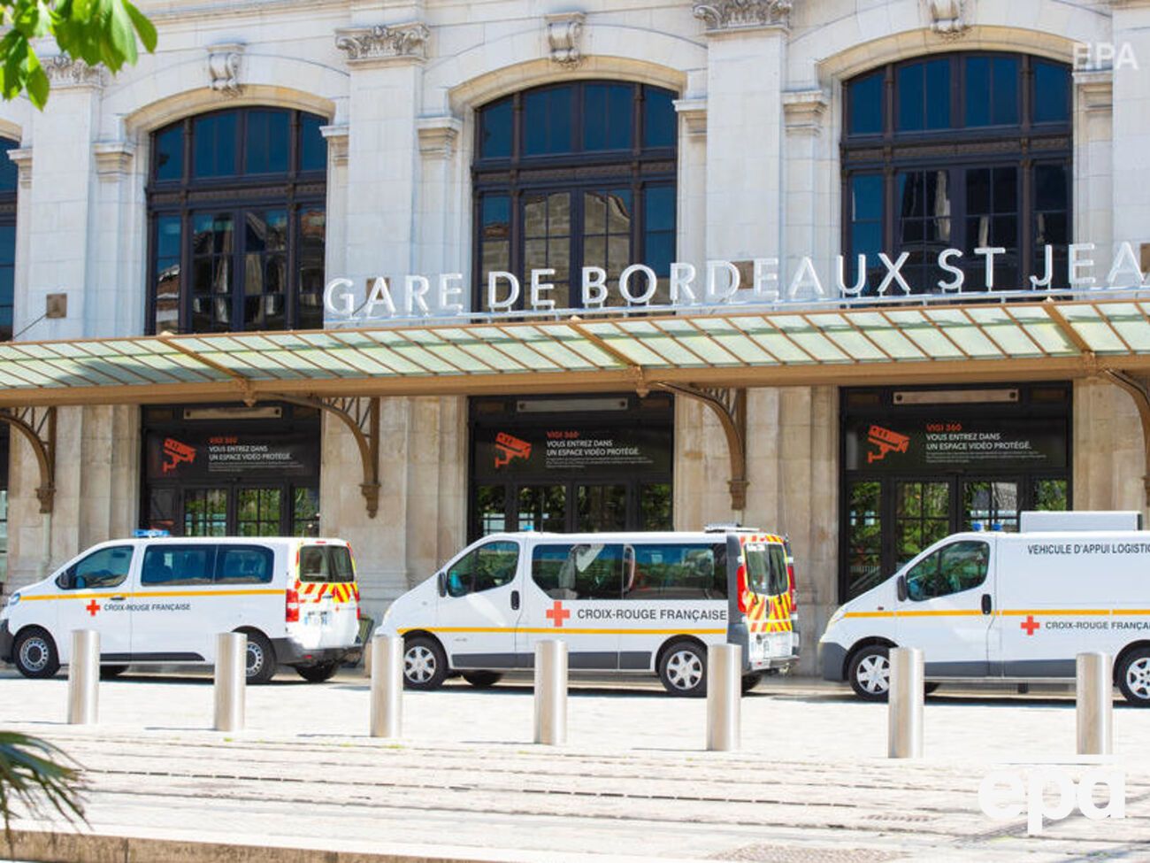 Франция идет на четвертом месте в мире по количеству умерших от COVID-19