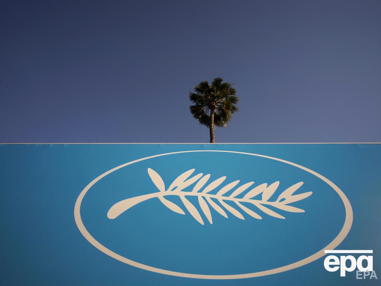 Компания обеспеченных иностранцев пыталась попасть в Канны на отдых