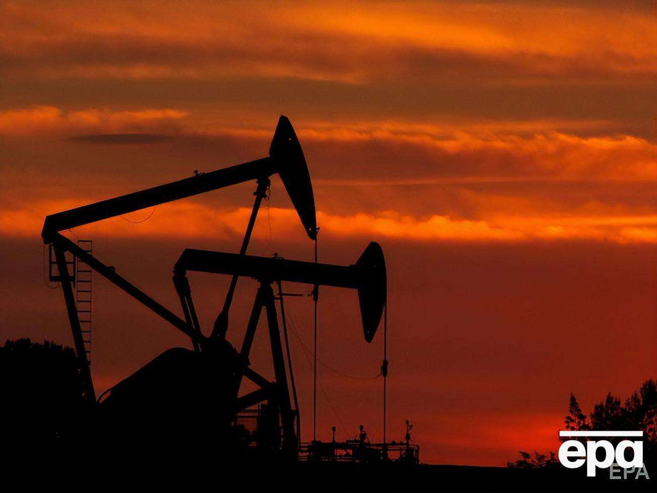 Группа ОПЕК+ договорилась снизить добычу нефти в мае &ndash; июне на 9,7 млн баррелей в сутки