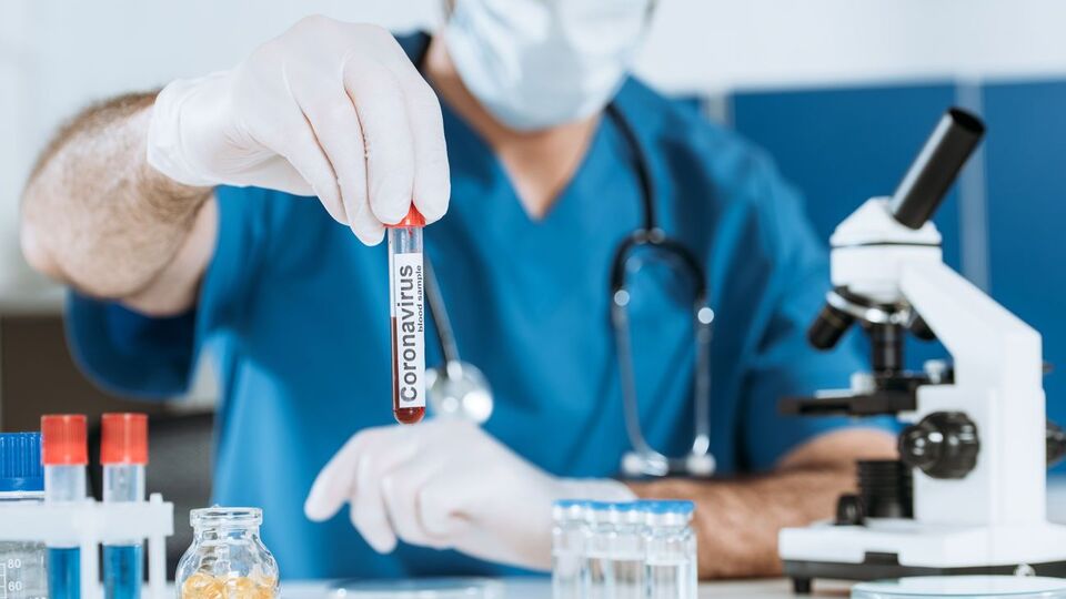 Протягом останньої доби в Україні коронавірус було виявлено у 85 медиків