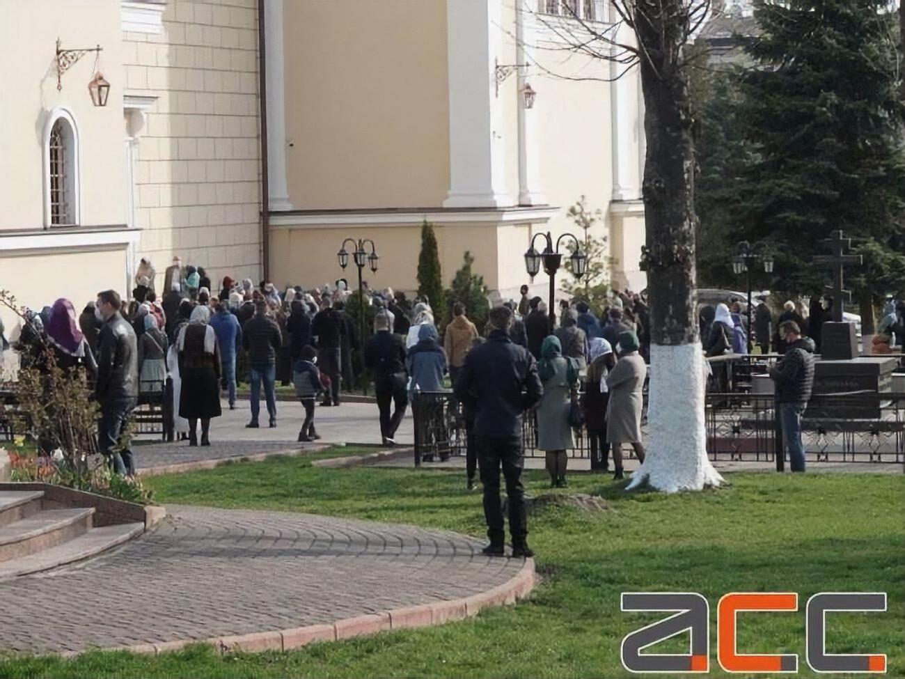 Массовое скопление людей наблюдалось в одной из церквей Черновцов