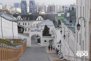 Лавру закрывают на карантин