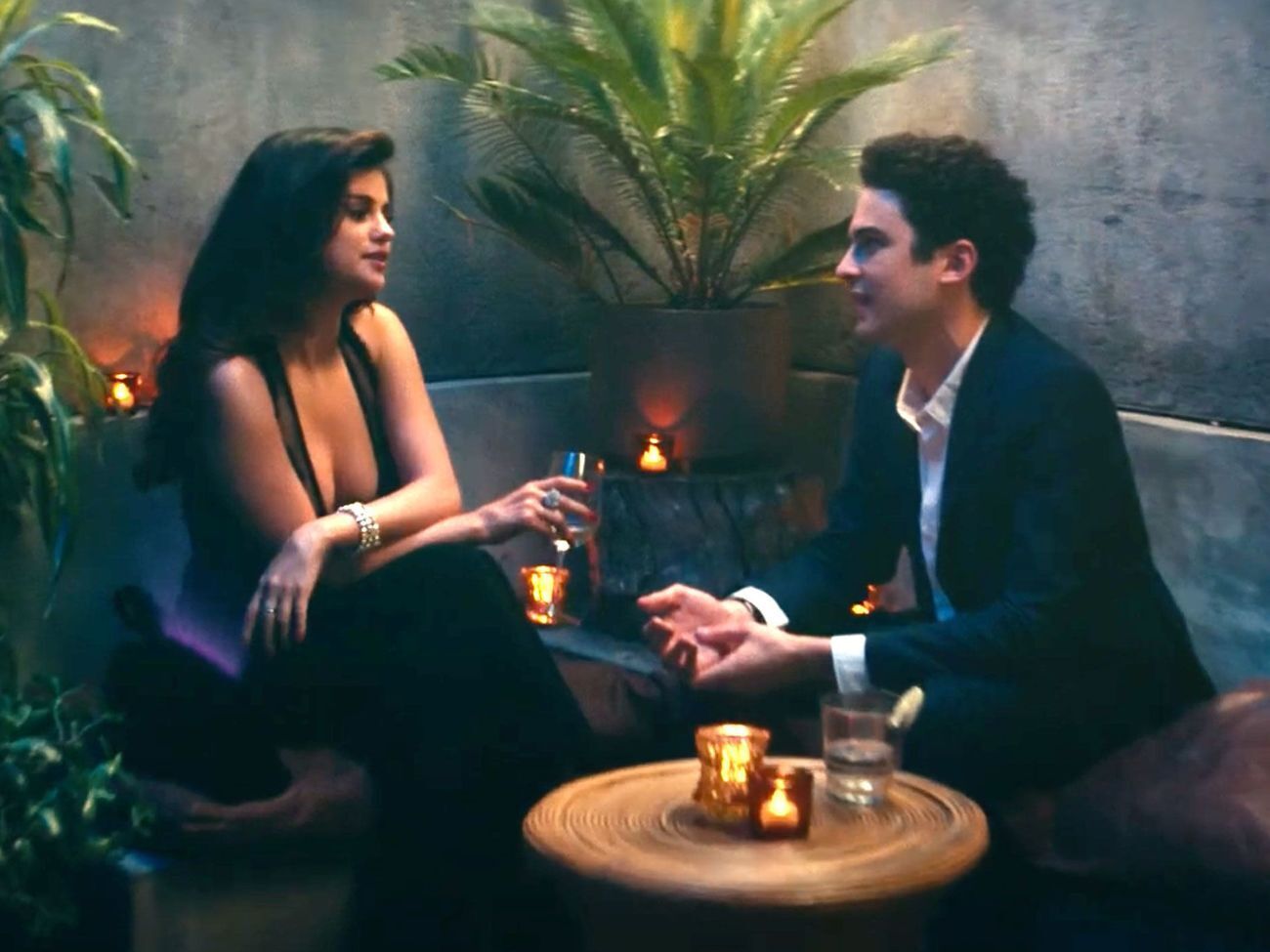 Гомес воплотила образ роковой женщины