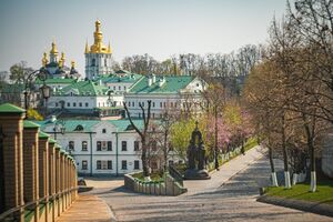 По данным киевских властей, в Киево-Печерской лавре более 90 человек заболели COVID-19