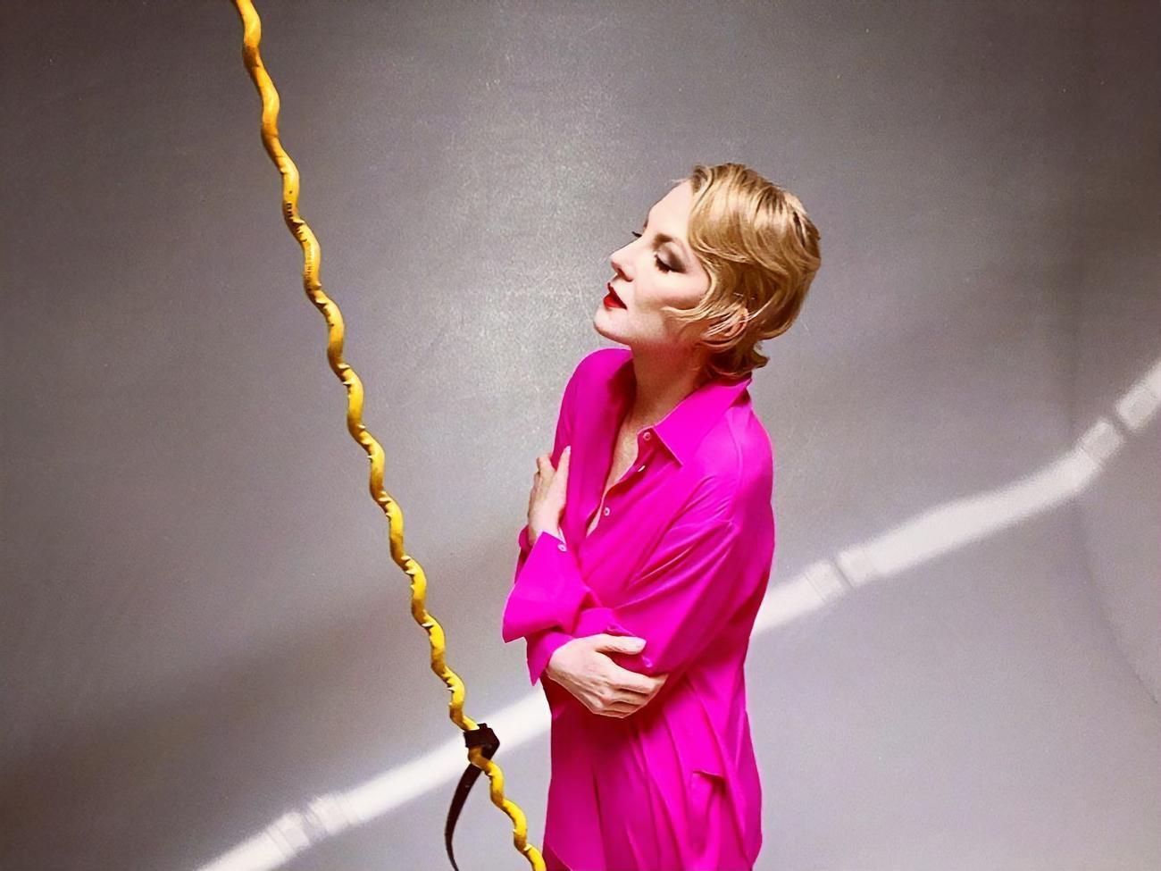 Литвинова прочитала рассказ "Прощальный взгляд"