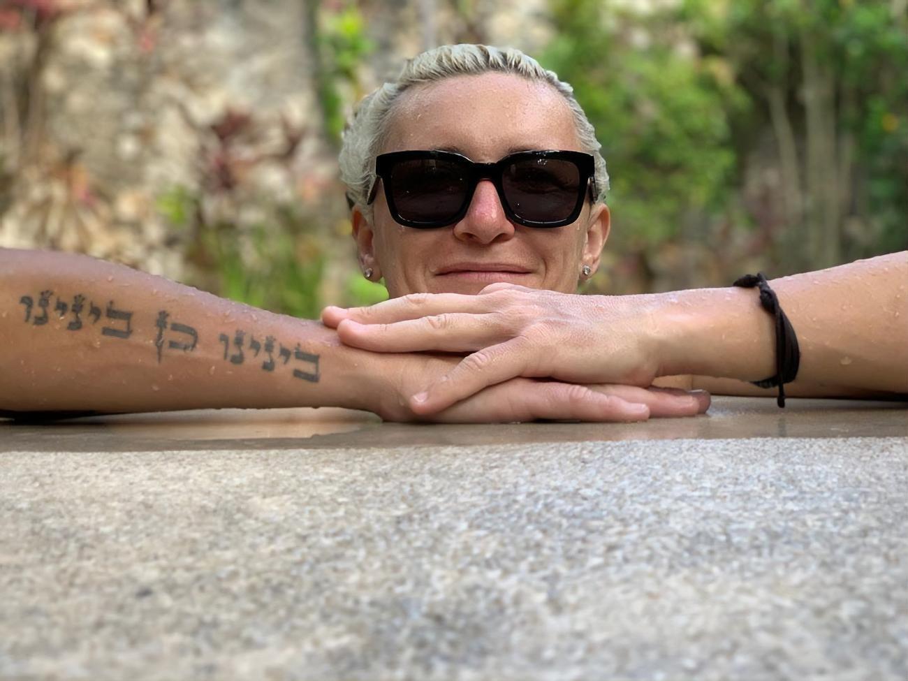 Арбенина:&nbsp;&nbsp;В черновике песни "Рим" нет даже намека на мультипликацию