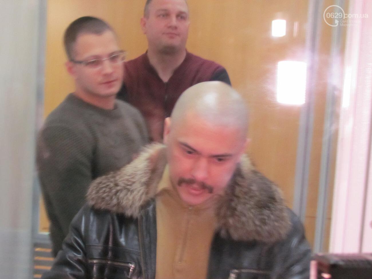 Салама (на заднем плане), Скирда (в центре) и Ластивка на одном из заседаний в Мариуполе