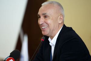 Олександр Ярославський закликав не припиняти фінансування будівництва аеродрому