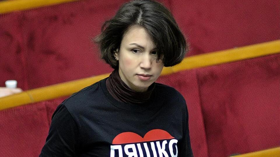 10 квітня Чорновол у ДБР повідомили про підозру в керівництві підпалом офісу Партії регіонів у лютому 2014 року