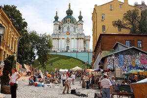 61% украинцев считают введенные меры по борьбе с коронавирусом оптимальными