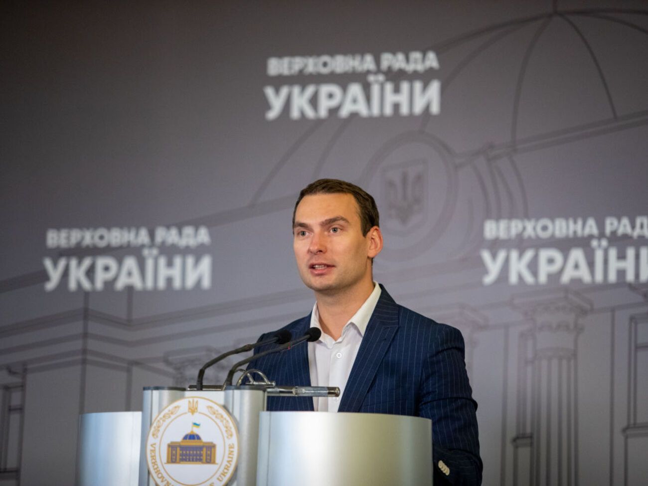 По словам Железняка, на рассмотрение всех поправок уйдет около суток