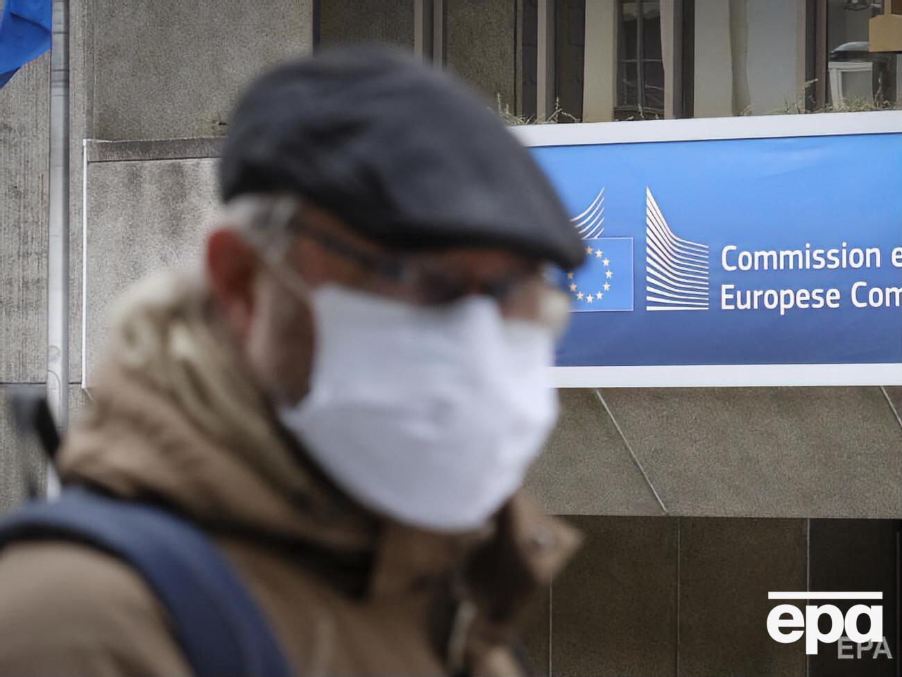 Люди скоро привыкнут носить маски, считают в ВОЗ