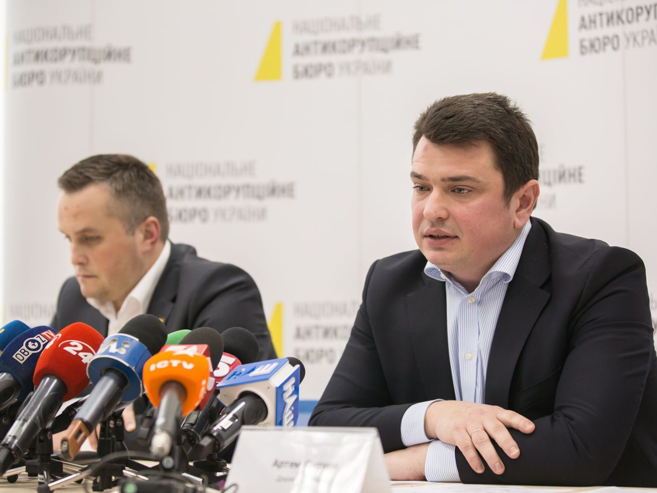 Обох керівників призначили 2015 року