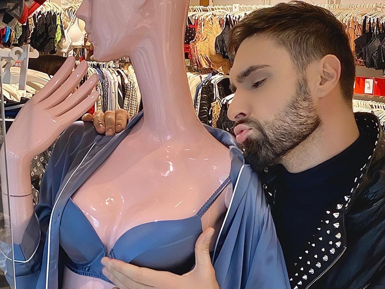 Козловский остается в статусе бездетного холостяка