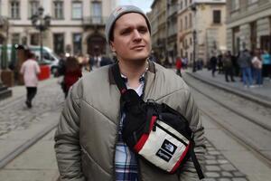 Анатолій Анатоліч витратив перший заробіток на купівлю кросівок