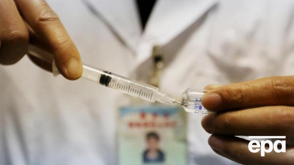 По данным ВОЗ, в мире разрабатывается не менее 70 вакцин против коронавируса