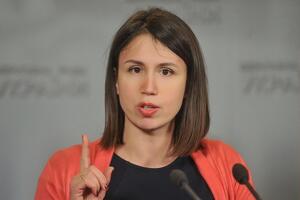 10 квітня ДБР оголосило Чорновол про підозру в керівництві підпалом офісу Партії регіонів у лютому 2014 року