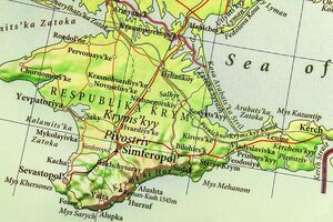 ФСБ стверджує, що затримала двох осіб, які готували диверсії в окупованому Криму