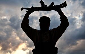 Наемникам обещают зарплату в размере $1 тыс. в месяц, а также компенсацию в размере от $25 тыс. до $50 тыс. в случае ранения или гибели