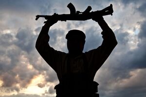 Наемникам обещают зарплату в размере $1 тыс. в месяц, а также компенсацию в размере от $25 тыс. до $50 тыс. в случае ранения или гибели