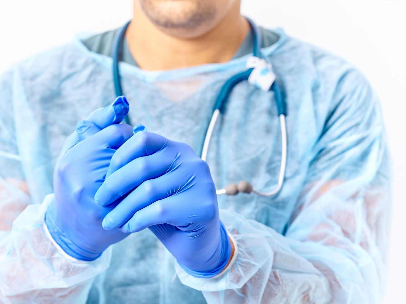 У МОЗ запевнили, що докладають зусиль, щоб забезпечити медиків засобами індивідуального захисту