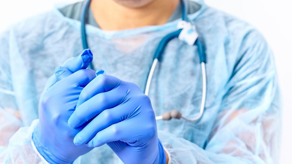 У МОЗ запевнили, що докладають зусиль, щоб забезпечити медиків засобами індивідуального захисту