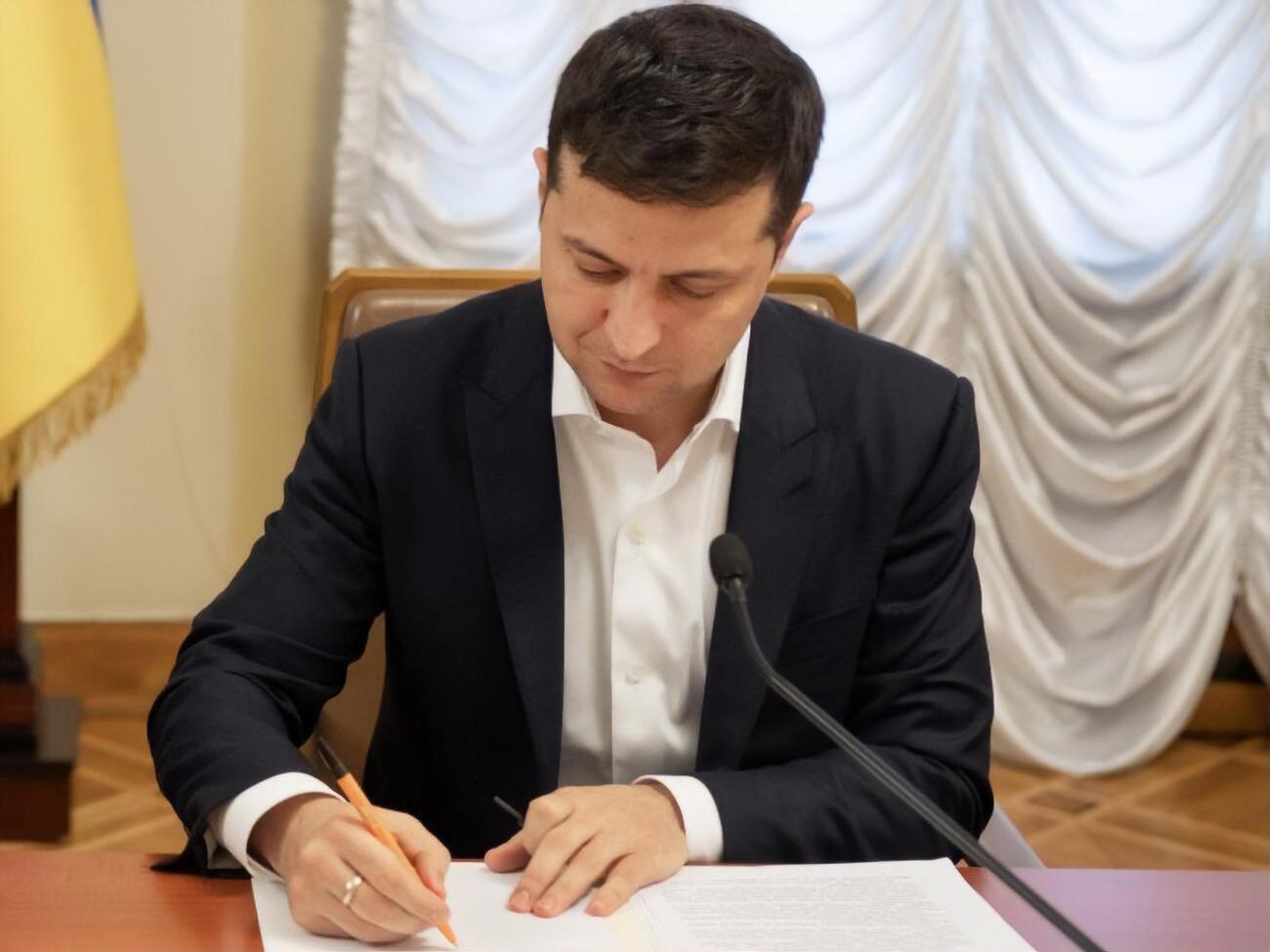 Підписаний Зеленським закон зобов'язує госпіталізувати людей із особливо небезпечними інфекційними захворюваннями у спеціалізовані лікарні