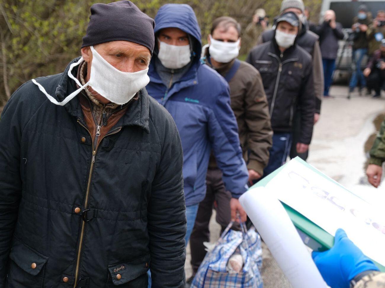 Україна повернула 20 своїх громадян, в ОРДЛО вирушило 14 осіб