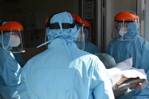 За наявними даними, крім коронавірусу, у чоловіка були супутні захворювання