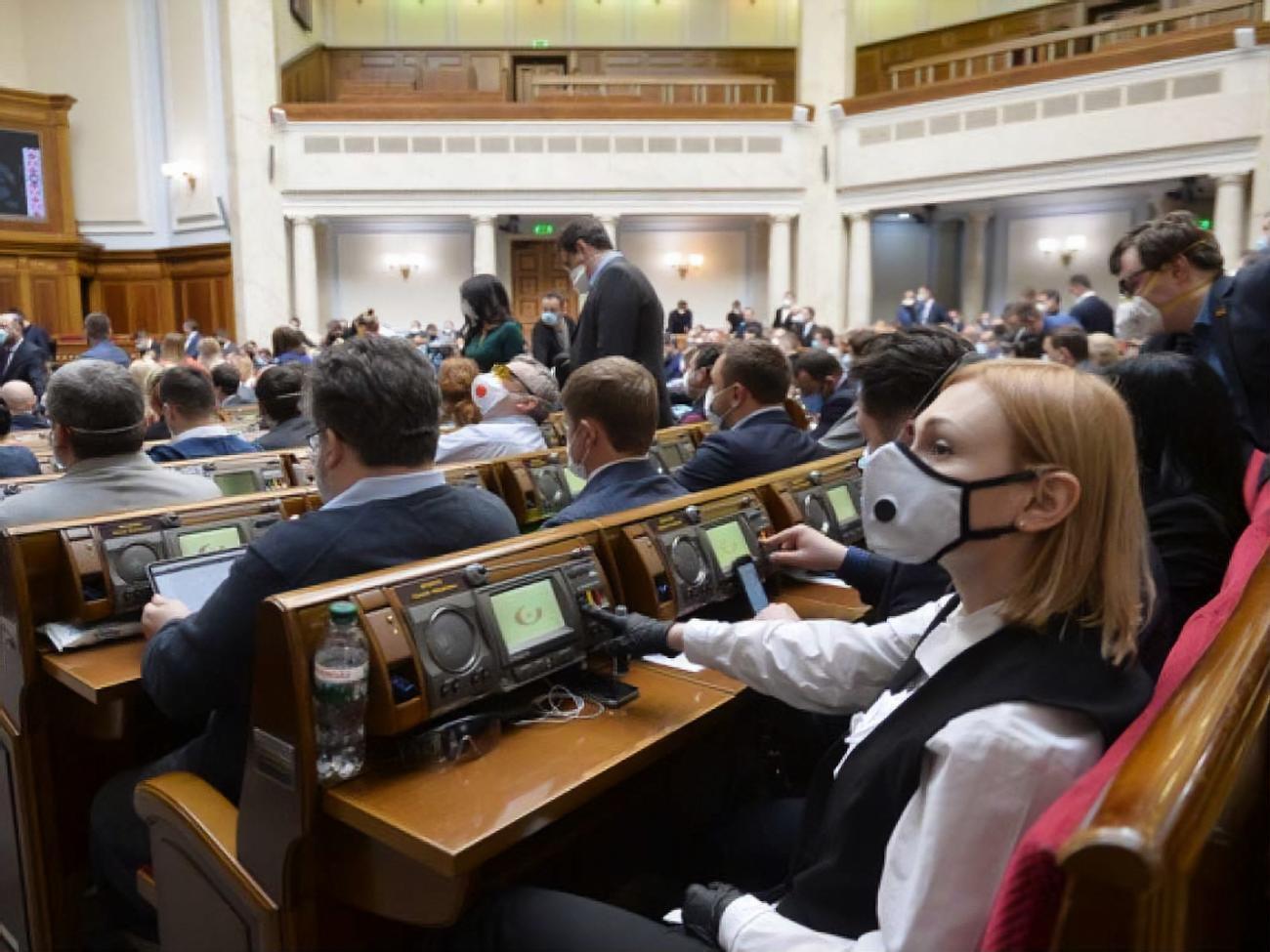 Рада ухвалила в першому читанні законопроєкт, що посилює відповідальність за пошкодження телекомунікаційних мереж