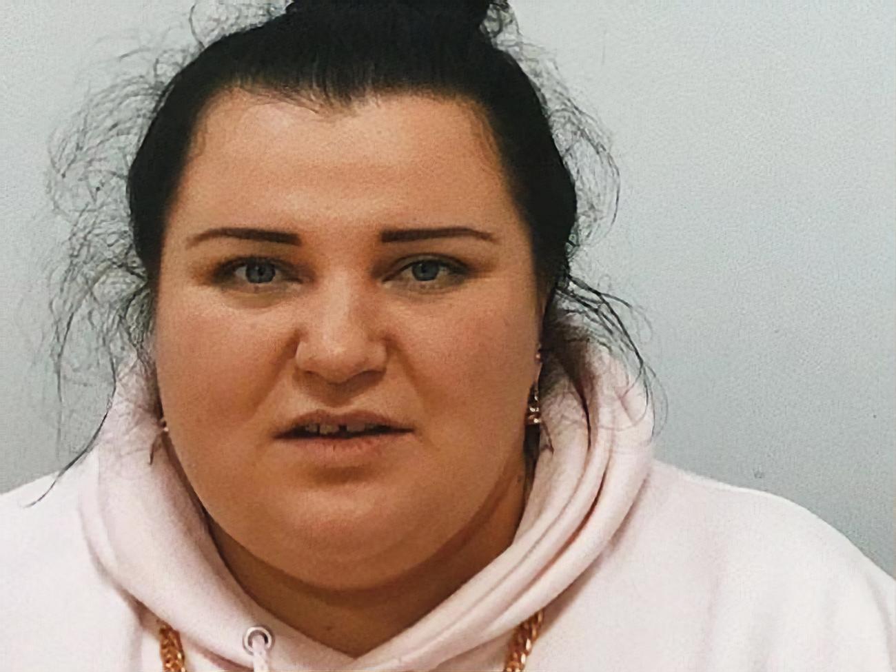 alyona alyona о треке "Мій район": Тот случай, когда все свои и все вокруг свое. Для этих людей я всегда буду Аленой из садика