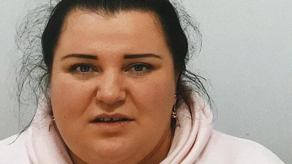 alyona alyona о треке "Мій район": Тот случай, когда все свои и все вокруг свое. Для этих людей я всегда буду Аленой из садика