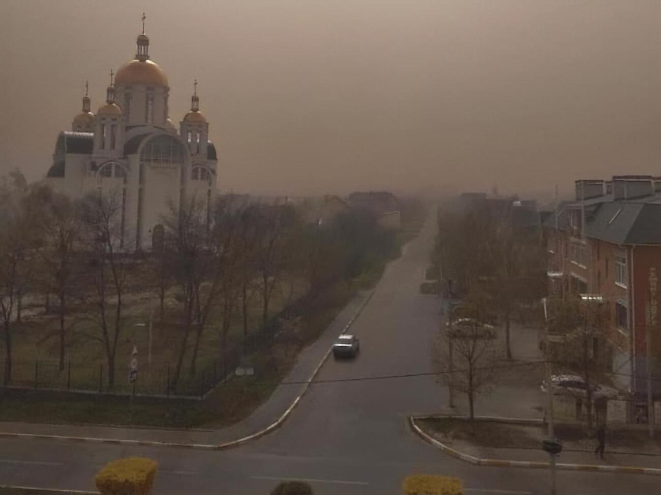 Небо над Києвом і областю змінило колір