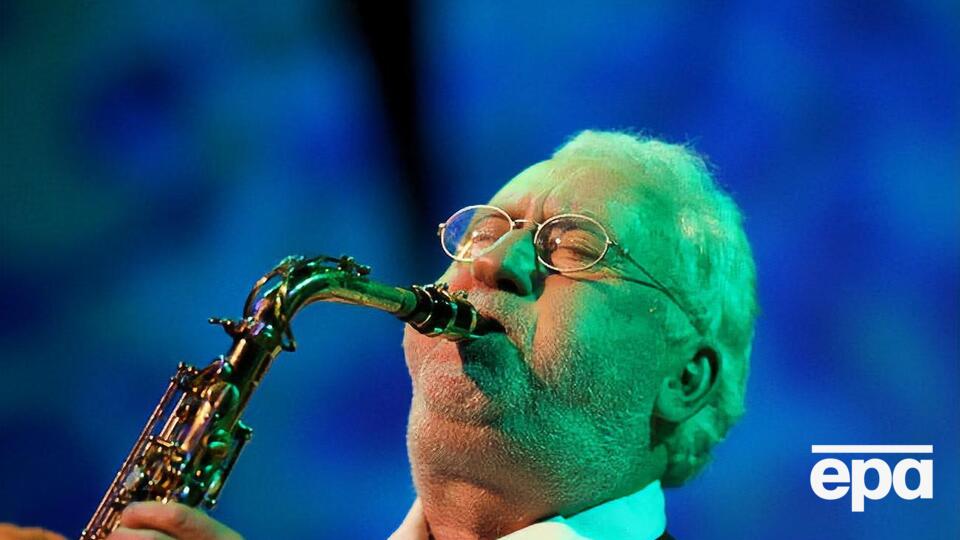 Коніц народився 1927 року