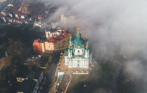 Із 16 квітня в Києві фіксують задимленість, відчувається запах гару