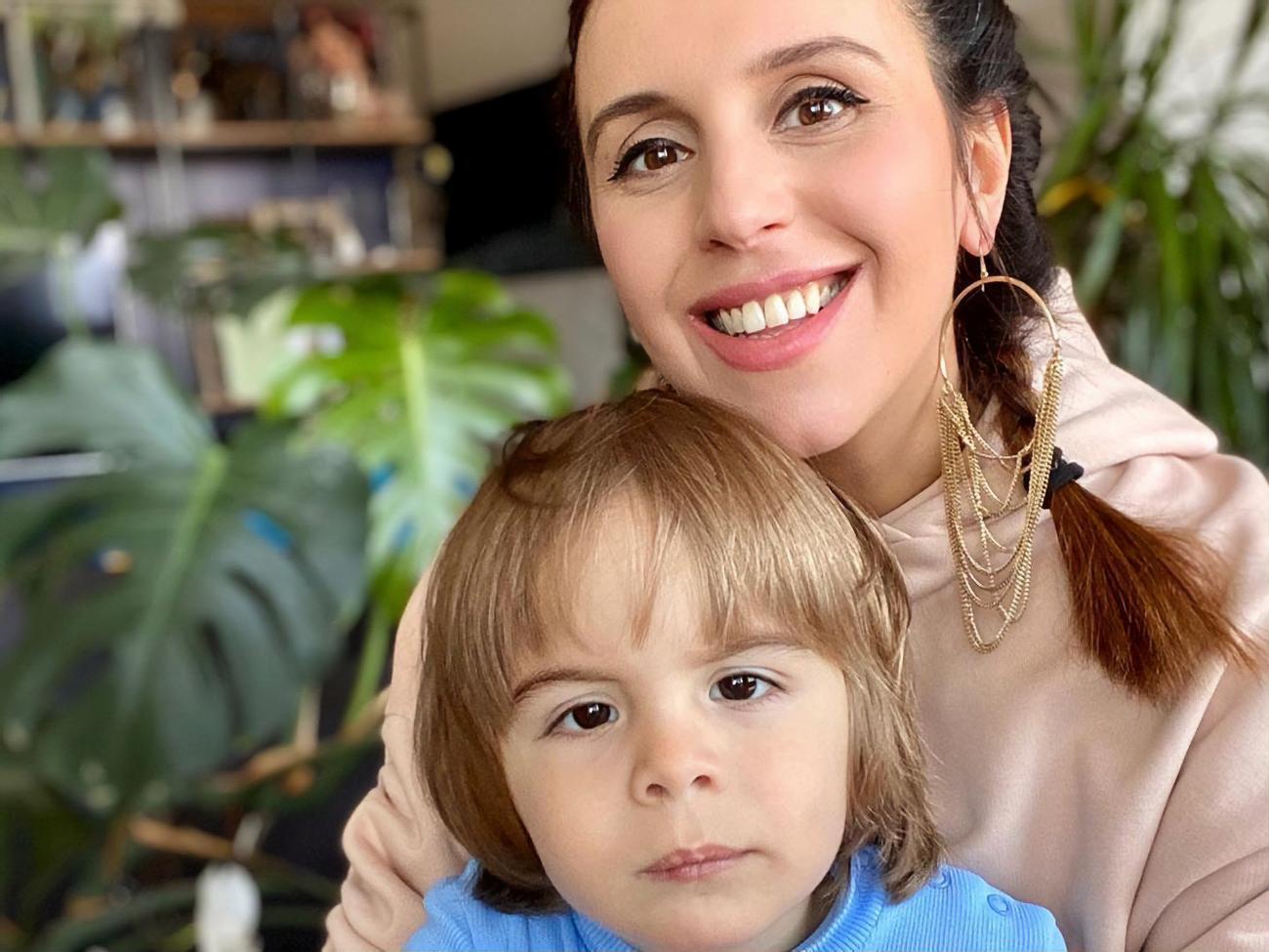 Джамала: Якщо мама &ndash; музикант, уже з раннього віку почнеш опановувати музичні інструменти. Ця гра розвиває дрібну моторику, відчуття ритму, Емір учиться розрізняти силу звуку