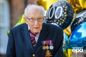 Около 800 тыс. человек прислали пожертвования Тому Муру