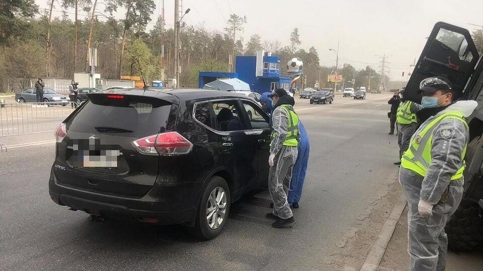 В полиции сообщили, что транспорт на въездах в Киев останавливают выборочно