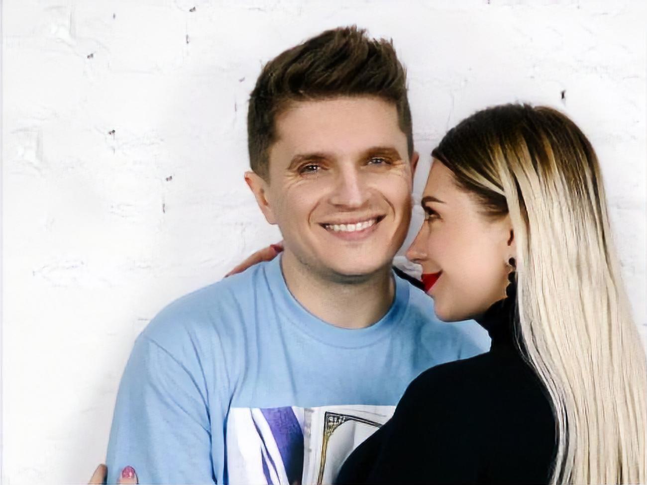 Анатолій Анатоліч із дружиною Юлією виховують двох доньок