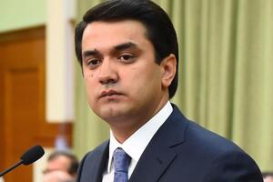 В 2006 году Рустам Эмомали вступил в пропрезидентскую партию в 19-летнем возрасте