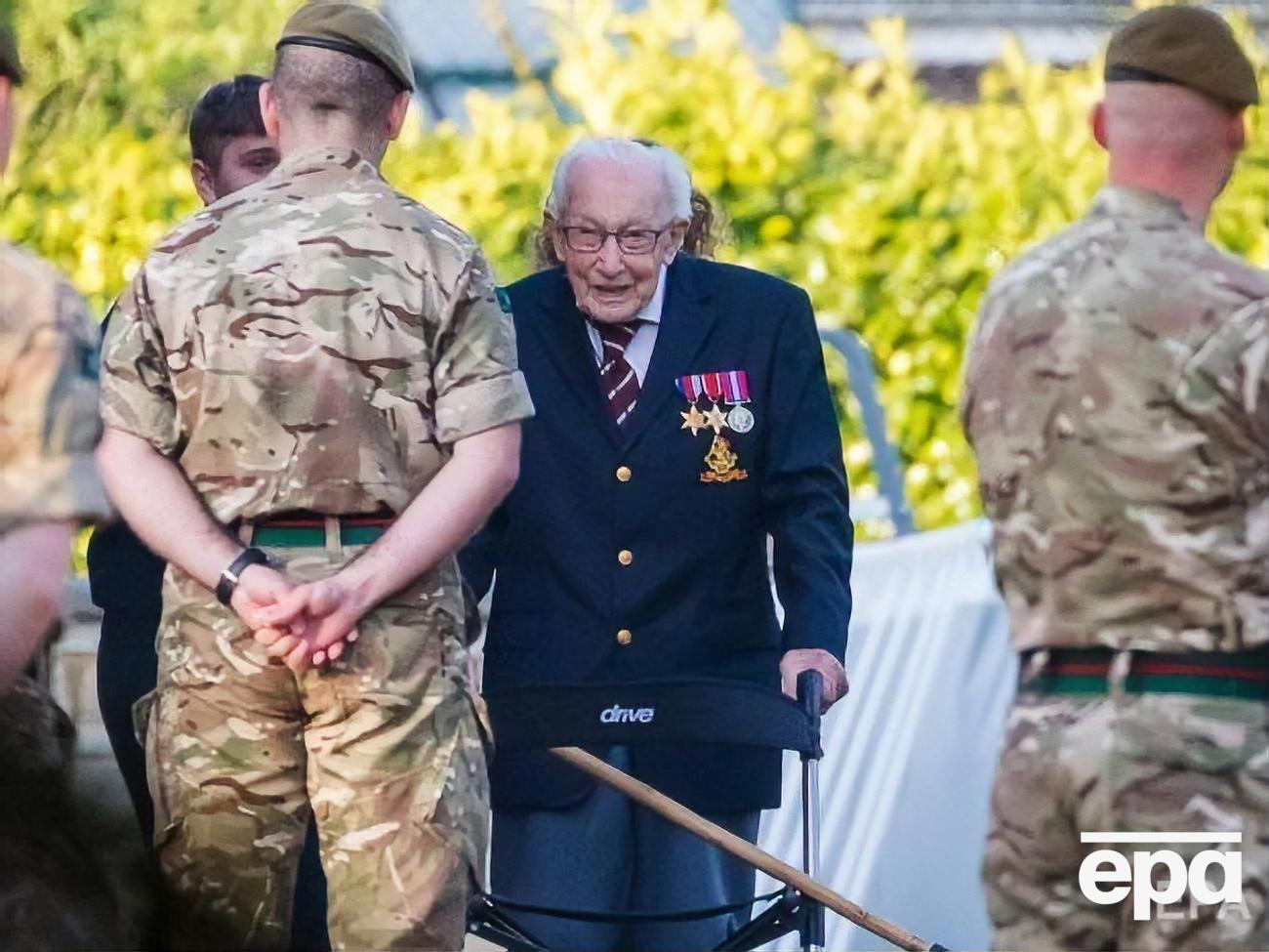 Более миллиона человек прислали пожертвования Тому Муру