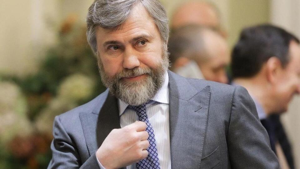 Новинский заявил, что Благодатный огонь направляется в Киев